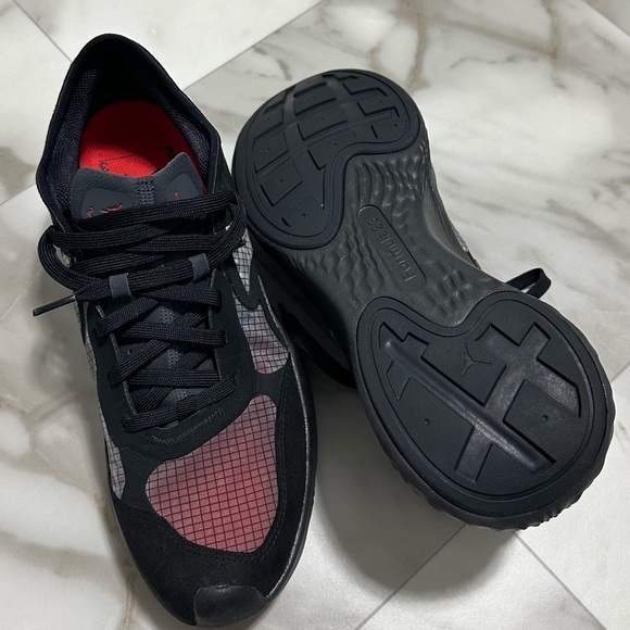 DN2647-060
Brand New 
Size US11,5 - Picture 6 of 8